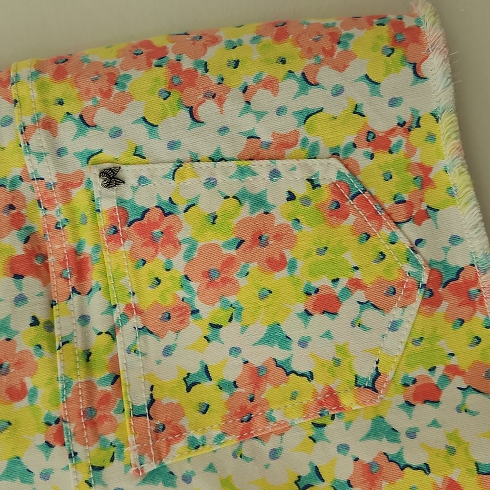Victoria's Secret Boyfriend Short Yellow Pink Floral Fringe Hem Size 4 - Picture 10 of 14